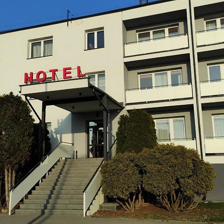 Hotel Mlawa Kültér fotó