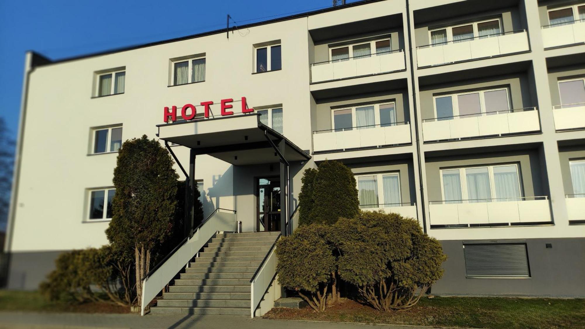 Hotel Mlawa Kültér fotó