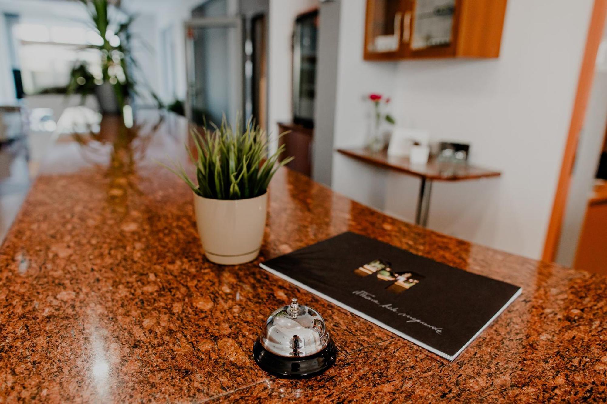 Hotel Mlawa Kültér fotó