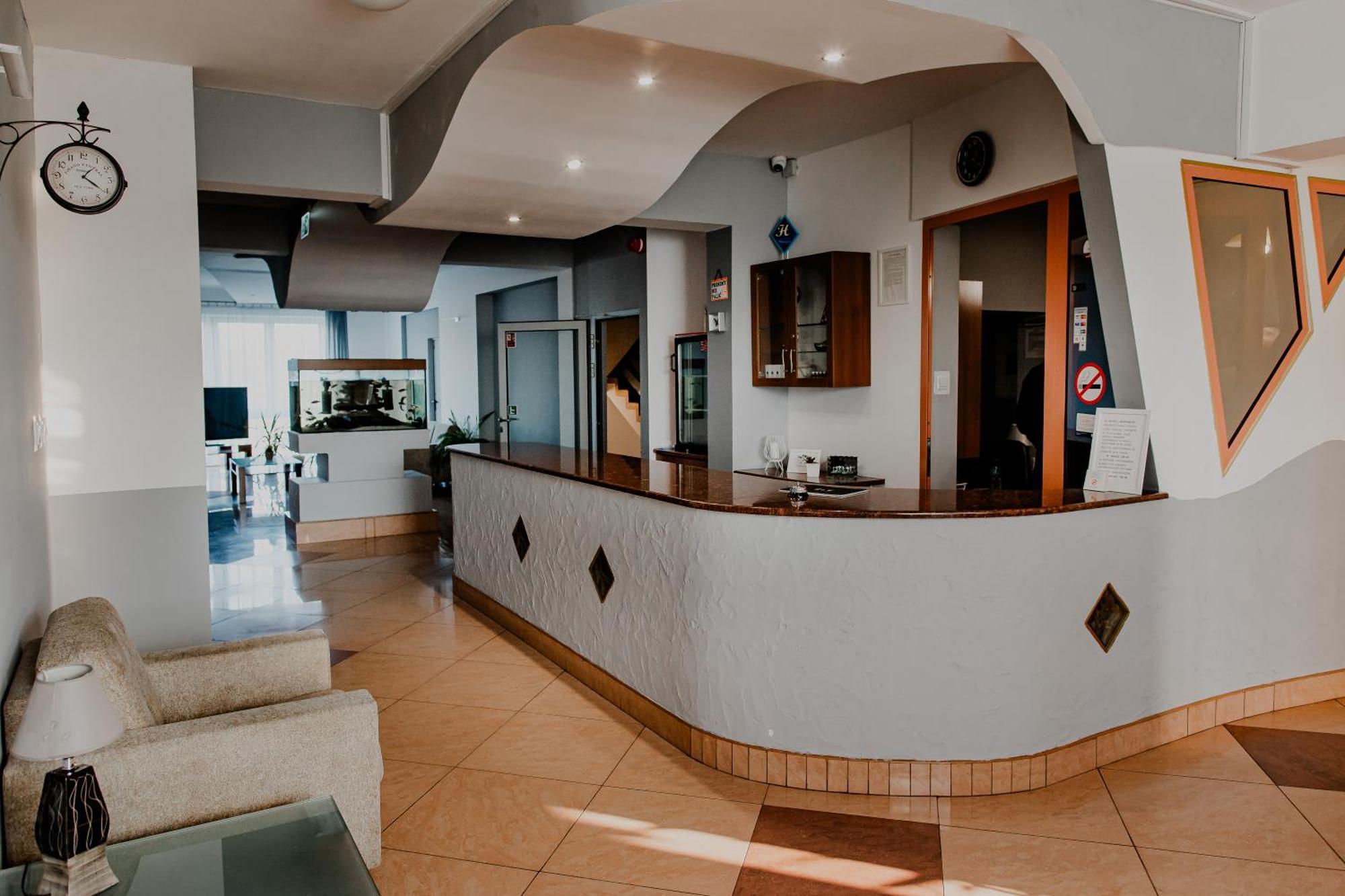 Hotel Mlawa Kültér fotó